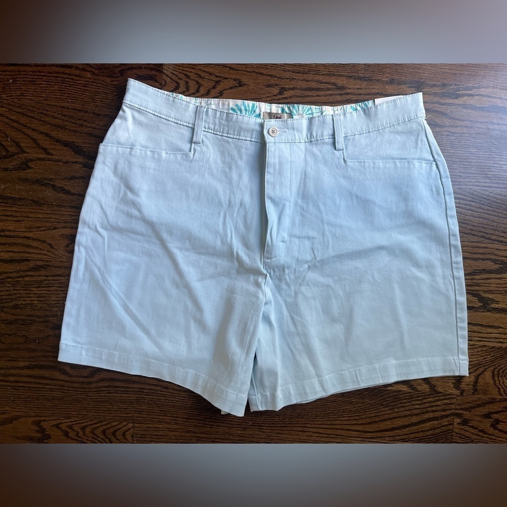 LEE iced blue stretch women’s shorts Sz. 18 W M NWT